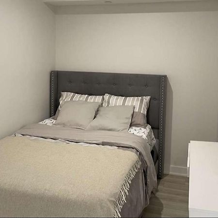 Cozy Fort York Condo Торонто Екстериор снимка